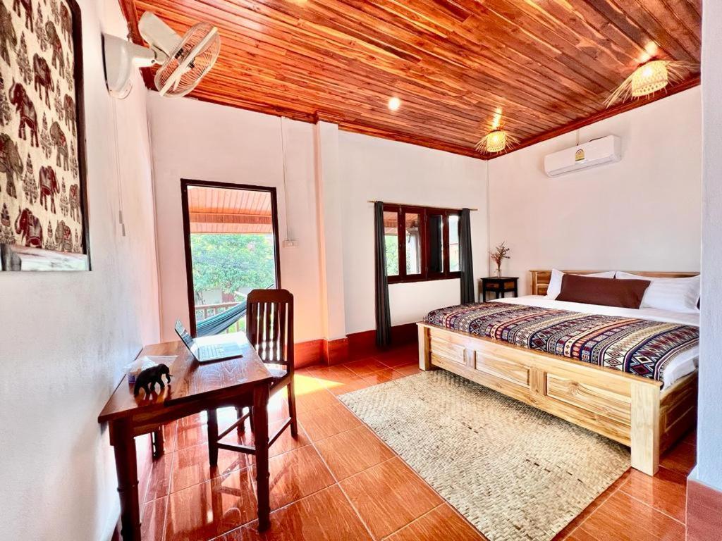 La Casa Hostel Luang Prabang Luaran gambar