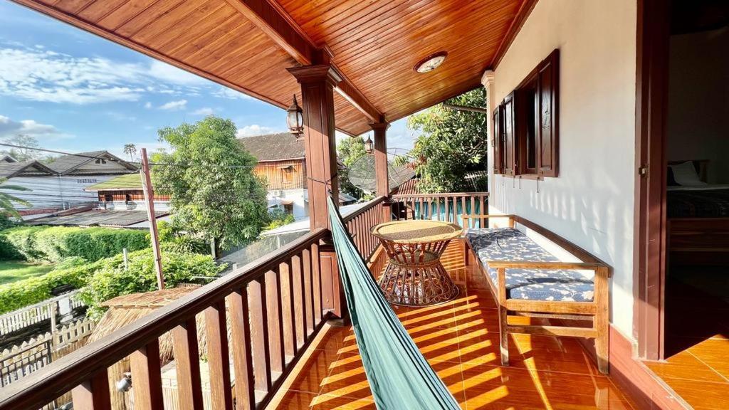 La Casa Hostel Luang Prabang Luaran gambar
